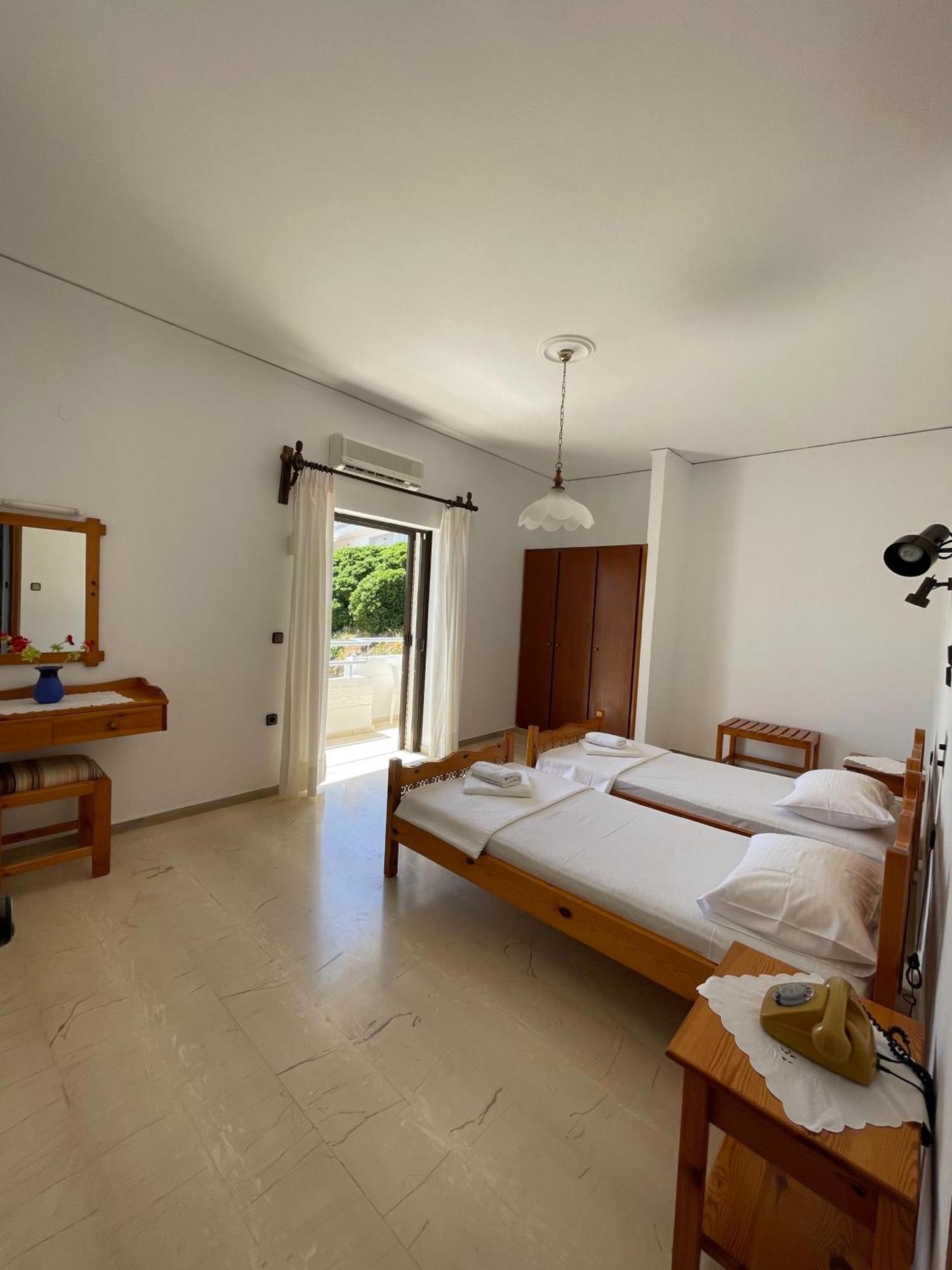 Aeolos Apartments Kolimvarion Bagian luar foto