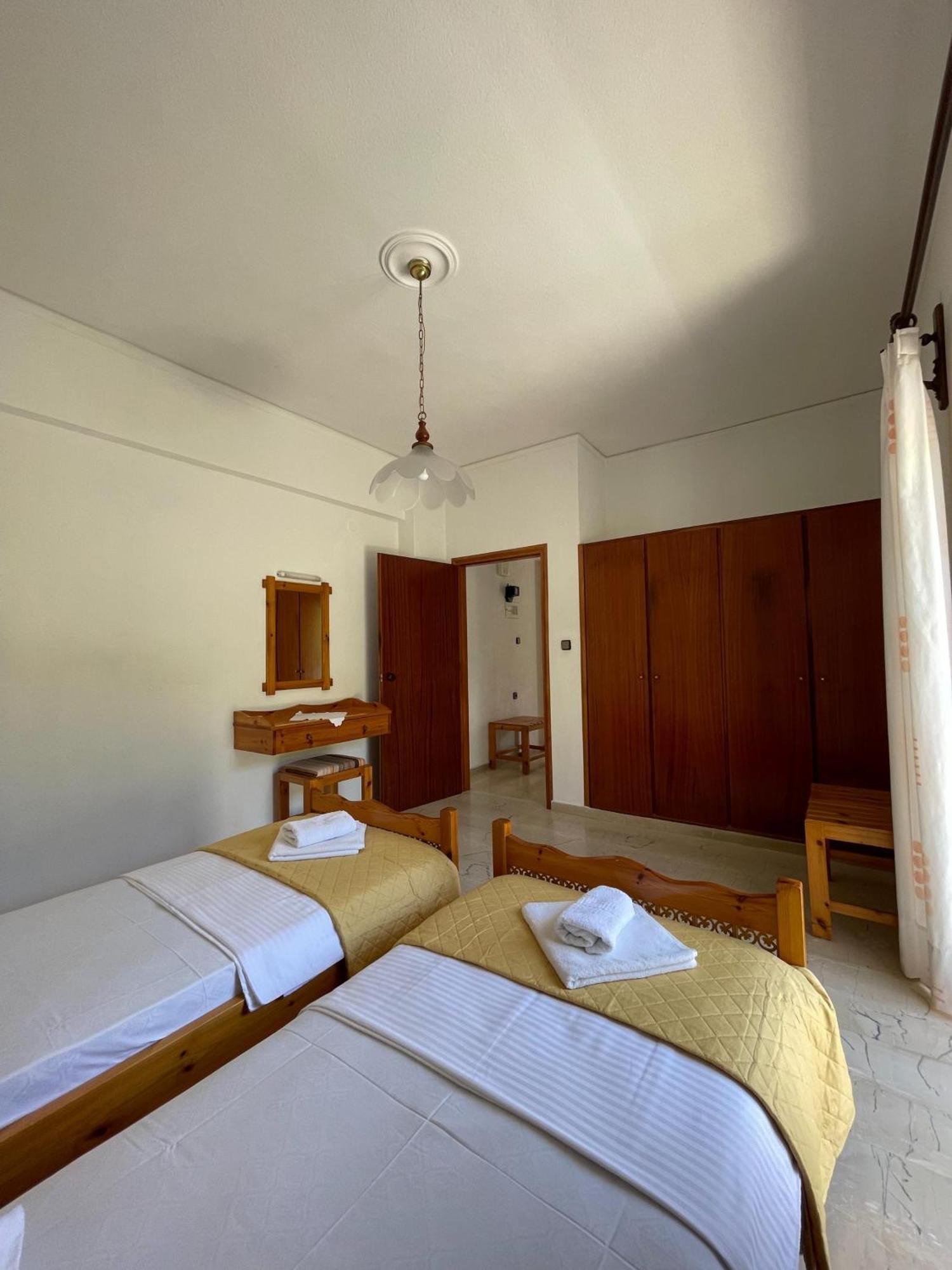 Aeolos Apartments Kolimvarion Bagian luar foto