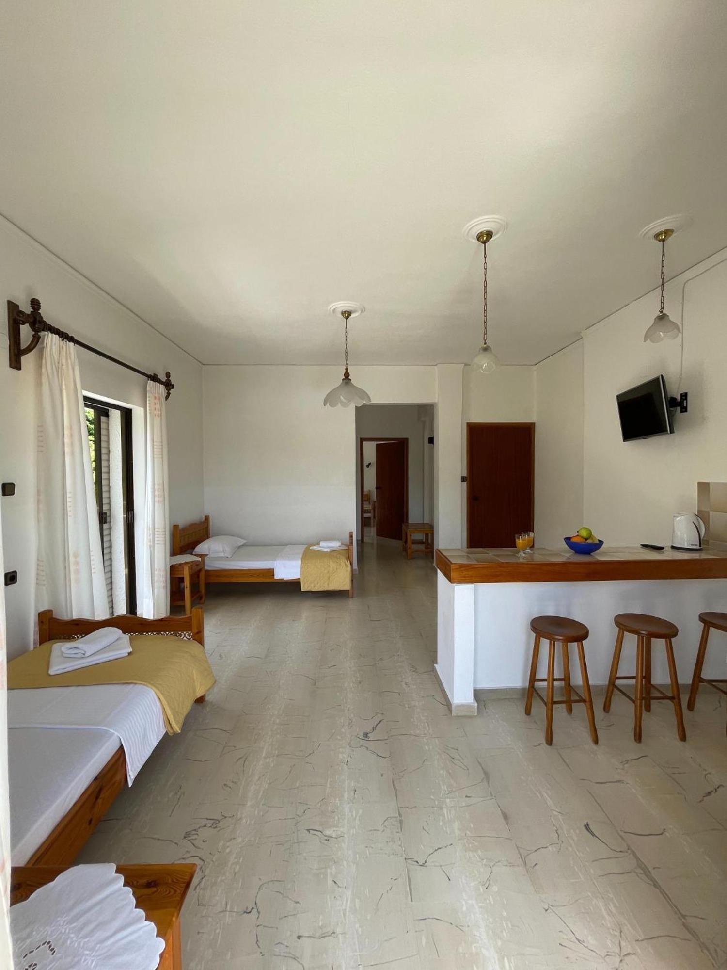 Aeolos Apartments Kolimvarion Bagian luar foto