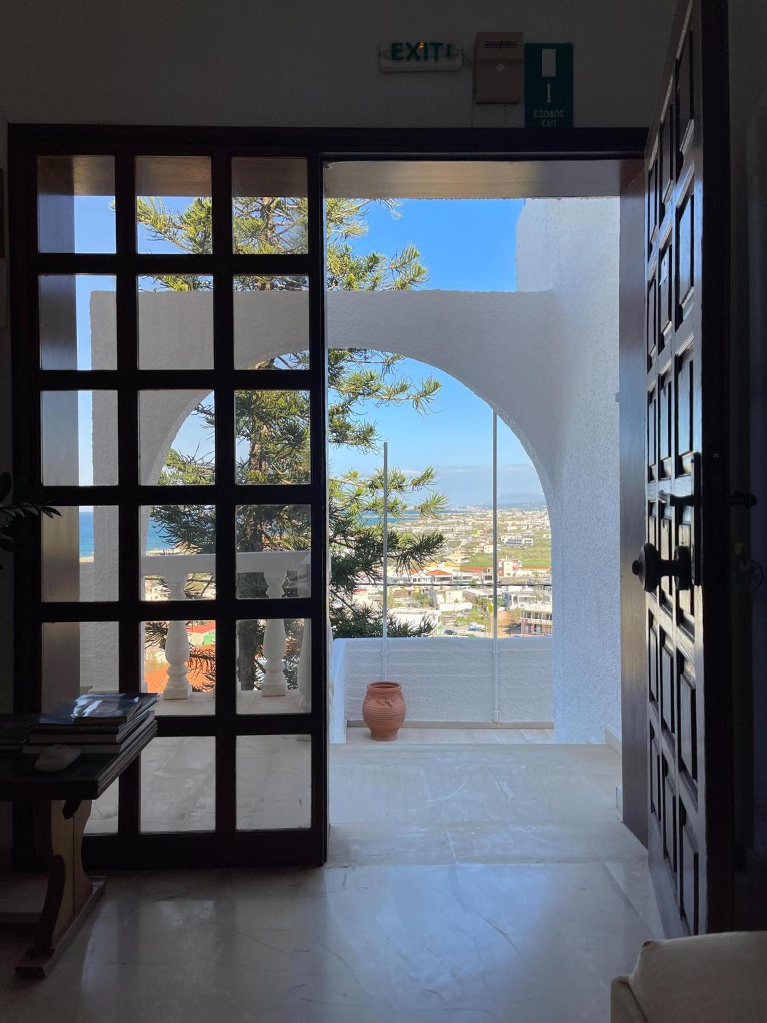 Aeolos Apartments Kolimvarion Bagian luar foto