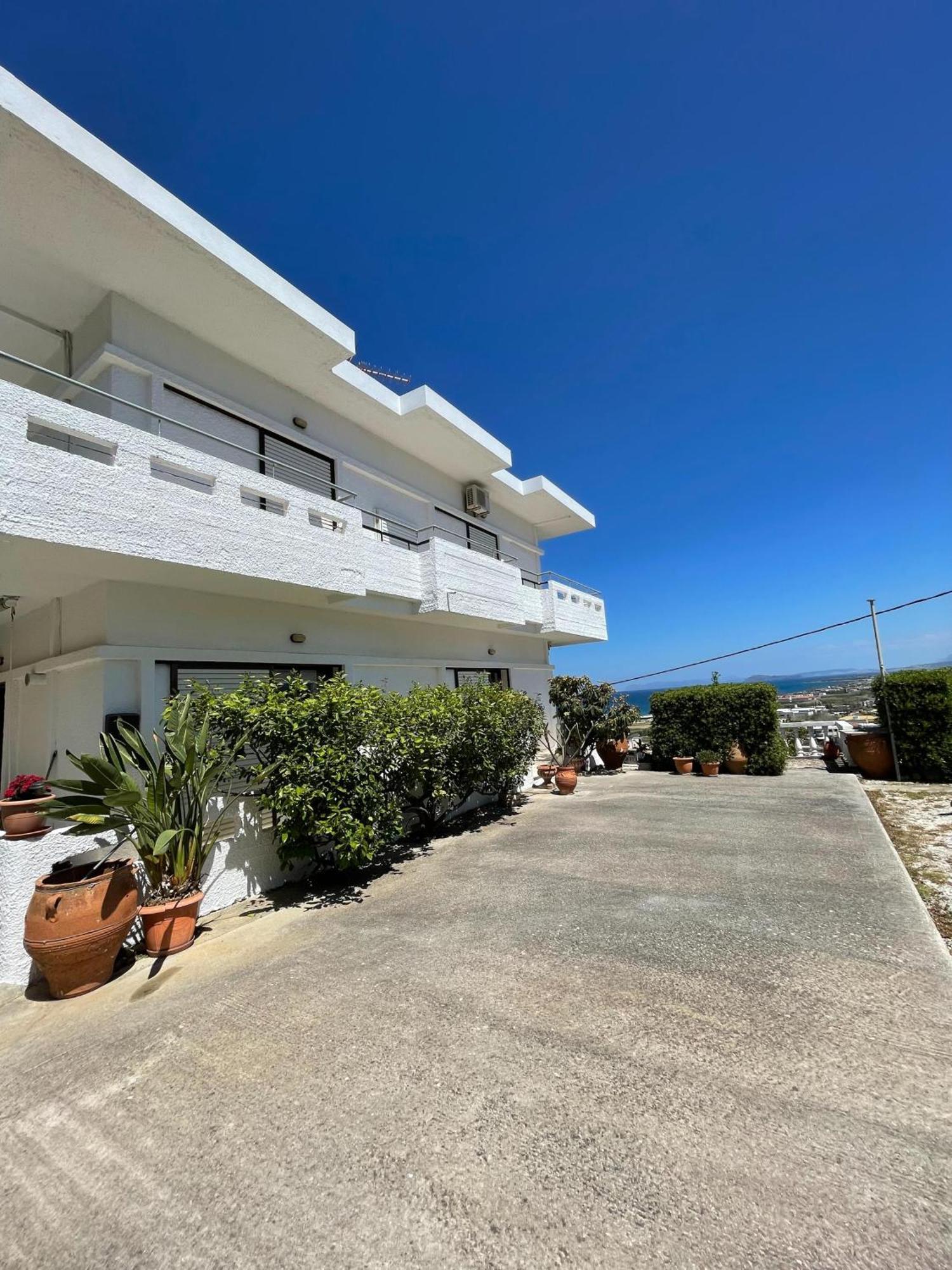 Aeolos Apartments Kolimvarion Bagian luar foto